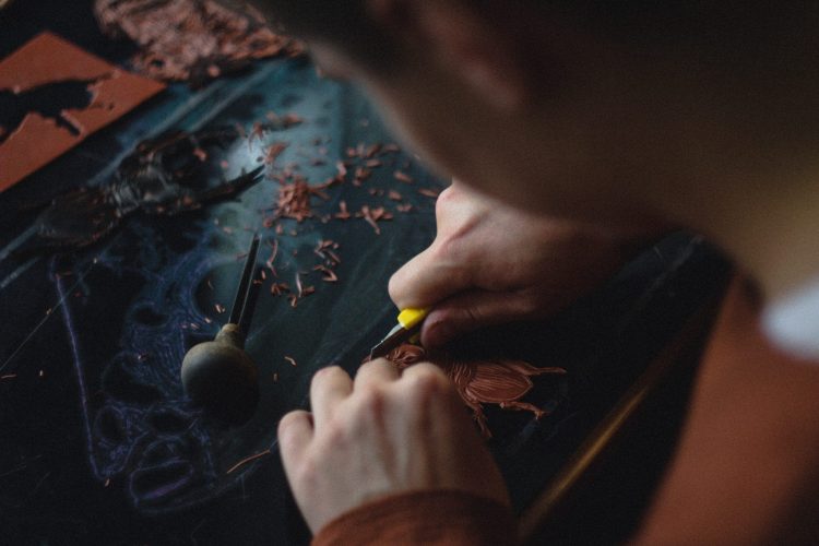 The Fragrance Wheel Guide: From Traditional to Modern carving