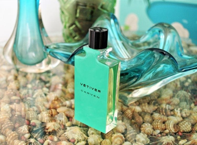 What Does Vetiver Smell Like? The Ultimate Guide