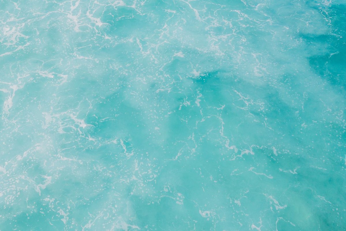 What Do Aquatic Notes Smell Like? Turquoise marine water with foam, aquatic fragrance notes
