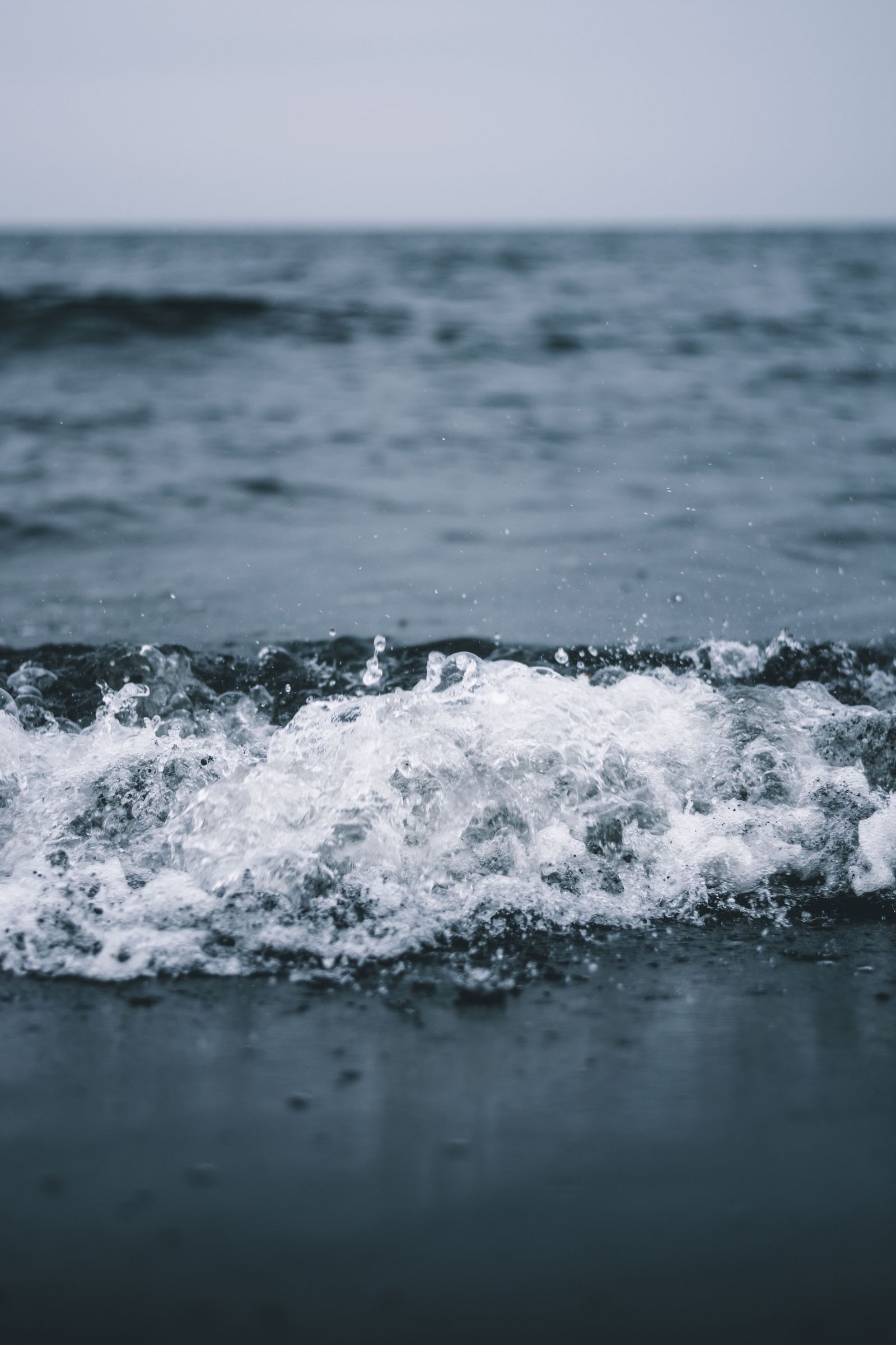 What Does Marine (Sea Salt) Smell Like? Ocean waves and sea spray