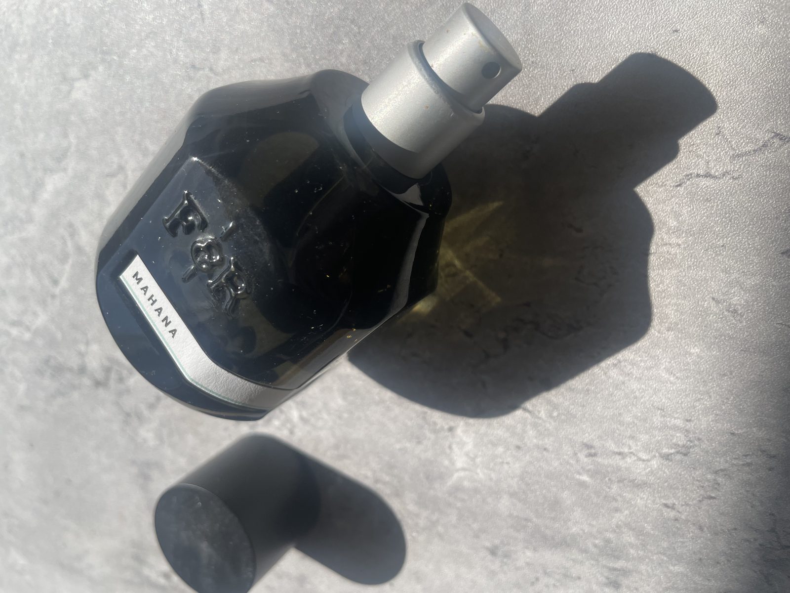 Fulton & Roark Mahana Review: The Same Missing Word as Cloudland Fulton & Roark Mahana with the matte black cap removed, showing the brushed sprayer and MAHANA label