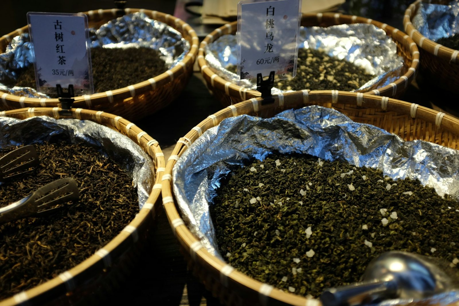 What Does Tea Smell Like? Dried loose tea leaves, the tannic dryness that separates a good tea note from a soapy one